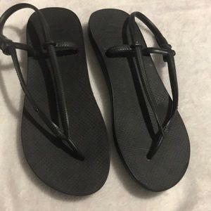 Havaianas size 9 - used but in good condition